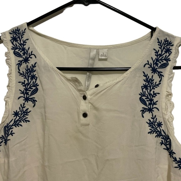Lauren Conrad Blue Embroidery White Ruffle Peplum Tank Size Small - Picture 4 of 7